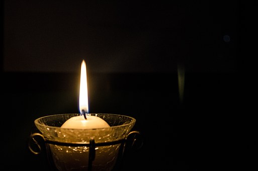 candle-896784__340